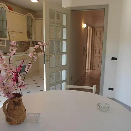 Casa de Férias Spacious House Whit Garden-8sleeps-nice View *
