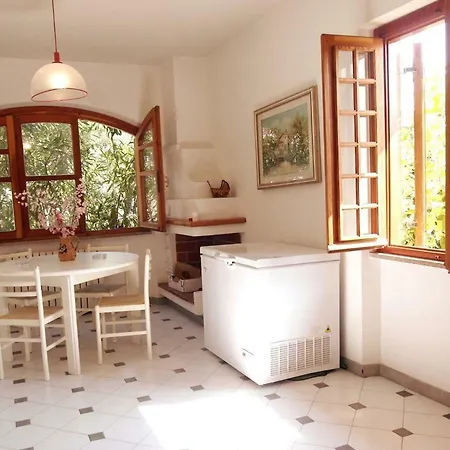 Spacious House Whit Garden-8sleeps-nice View Cala Gonone
