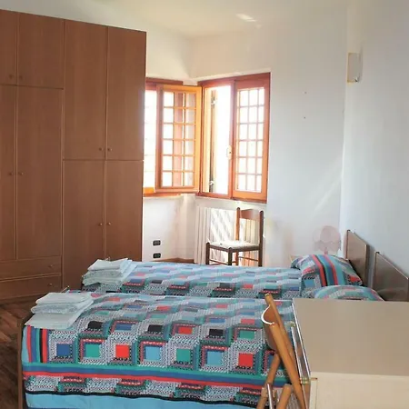 Spacious House Whit Garden-8sleeps-nice View