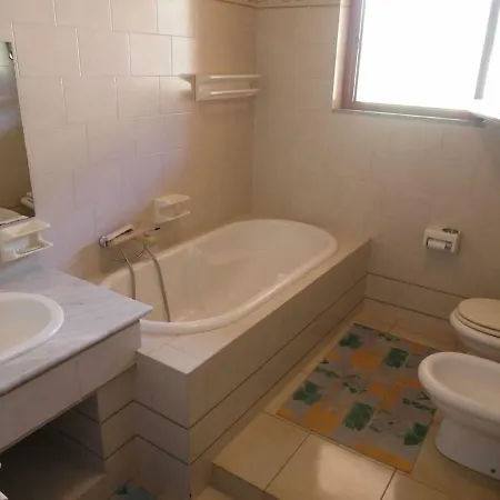 Spacious House Whit Garden-8sleeps-nice View Casa de Férias *