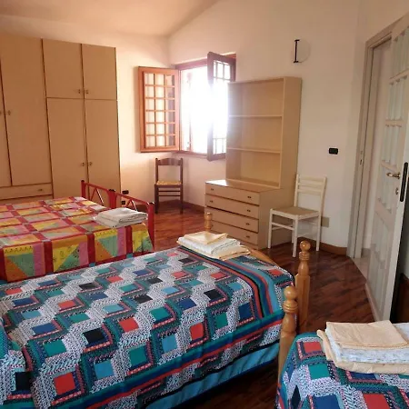 Casa de Férias Spacious House Whit Garden-8sleeps-nice View Cala Gonone
